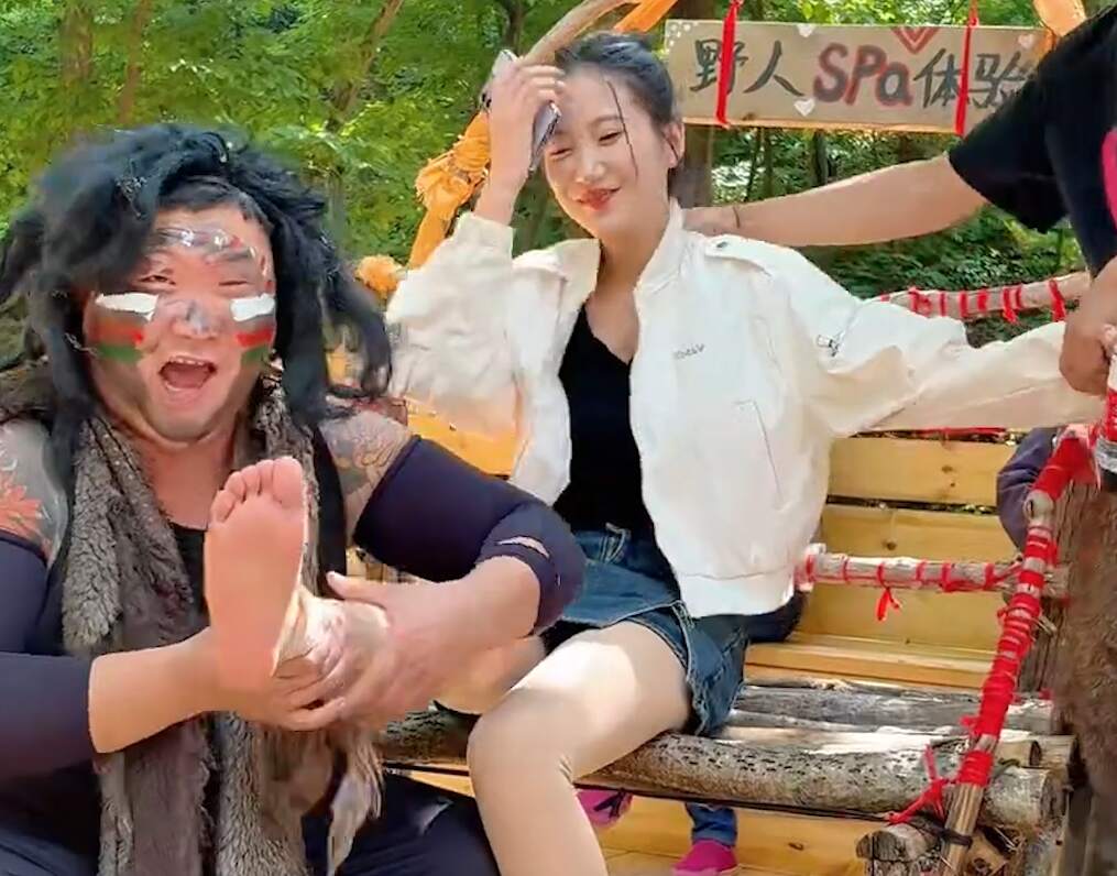多妹子被景区野人足疗spa项目强行开发