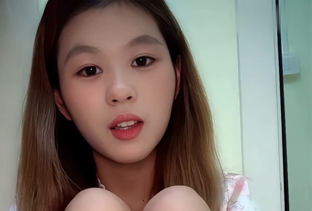 重磅定制 可可喊闺蜜来帮忙TK自己的脚瞬间痒到受不了破防大笑第一部