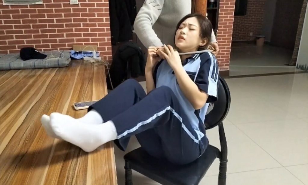 精致传媒-姐妹落难记 上 茜茜主演