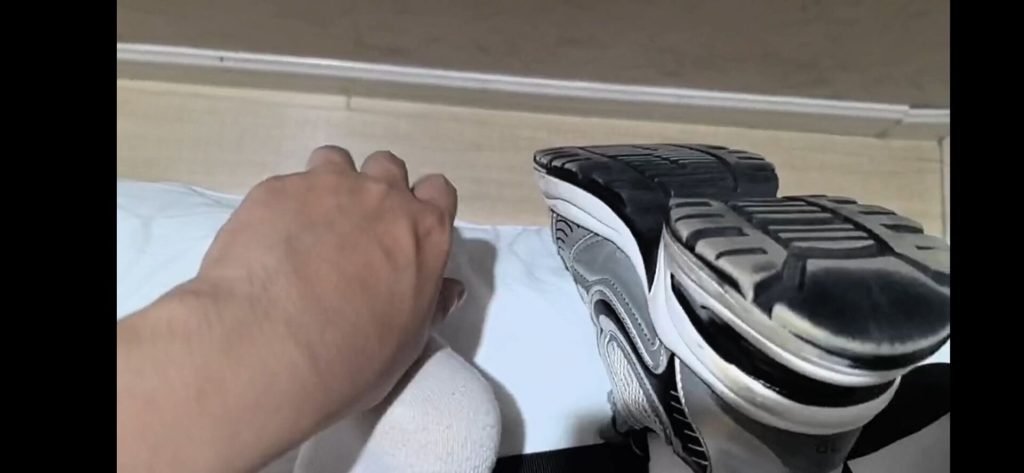 约现实拍，超怕痒的妹妹