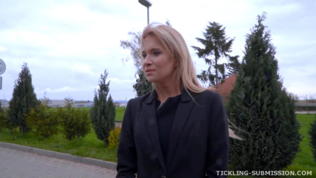 Tickling-Submission – Arrogant real estate agent