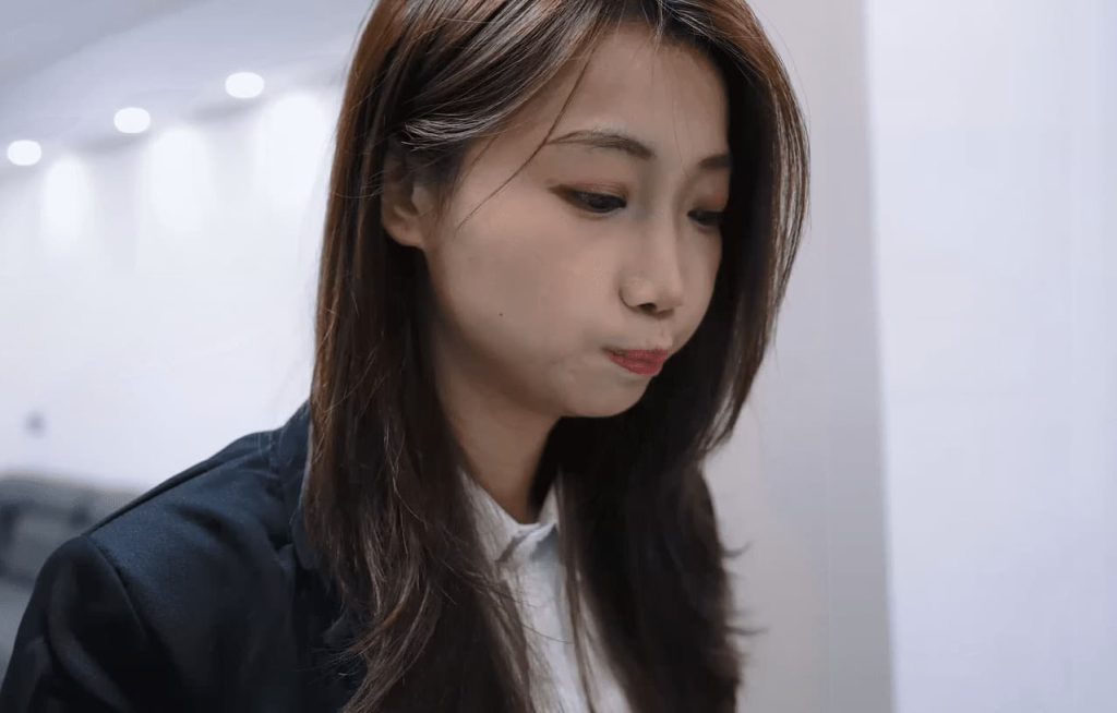 邪粉瘙痒无比男友对鞋出粘液 邪粉诱惑