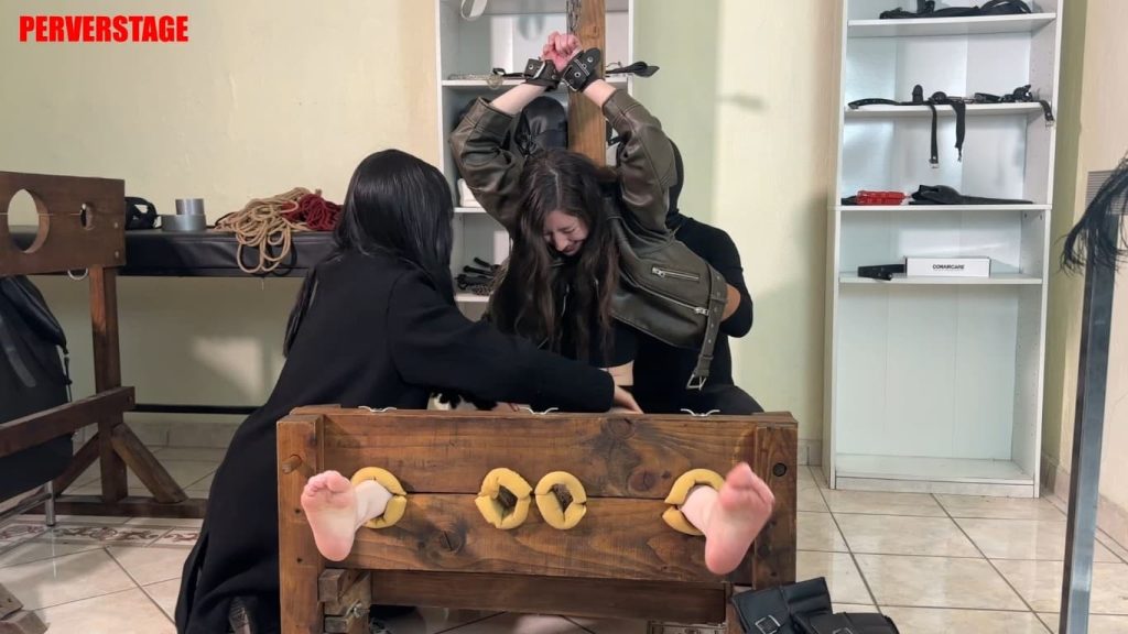 Perverstage – Testing the loyalty of the spies (Custom)