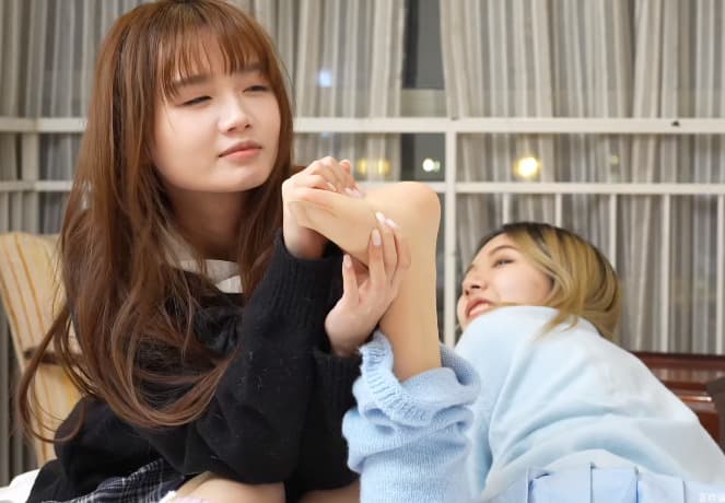 【袜啵啵首发】小甜豆甜甜圈互挠丝袜脚+丝袜话筒asmr